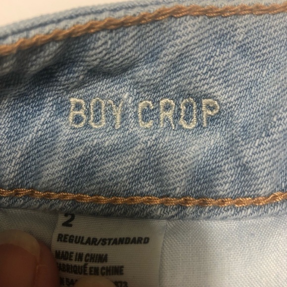 AMERICAN Eagle Boy Crop Distressed Light Wash Jeans Womens Size 2R - Picture 6 of 8